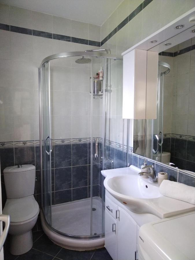 Duplex Apartman Lazaro Kotor Luaran gambar