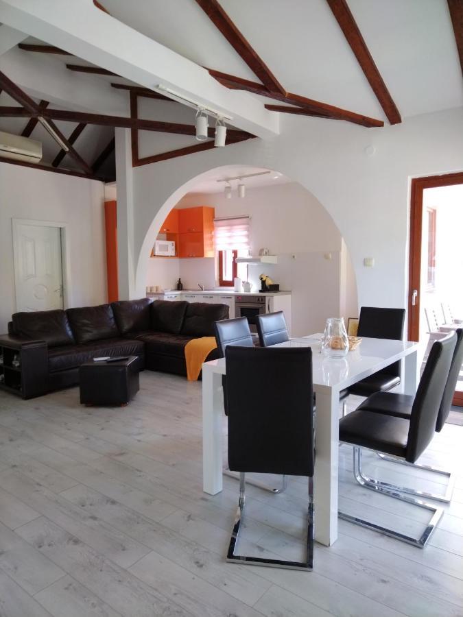 Duplex Apartman Lazaro Kotor Luaran gambar