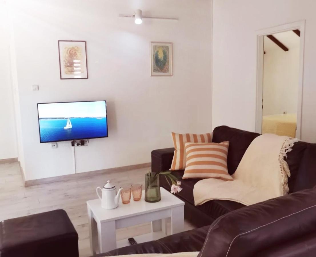 Duplex Apartman Lazaro Kotor Luaran gambar
