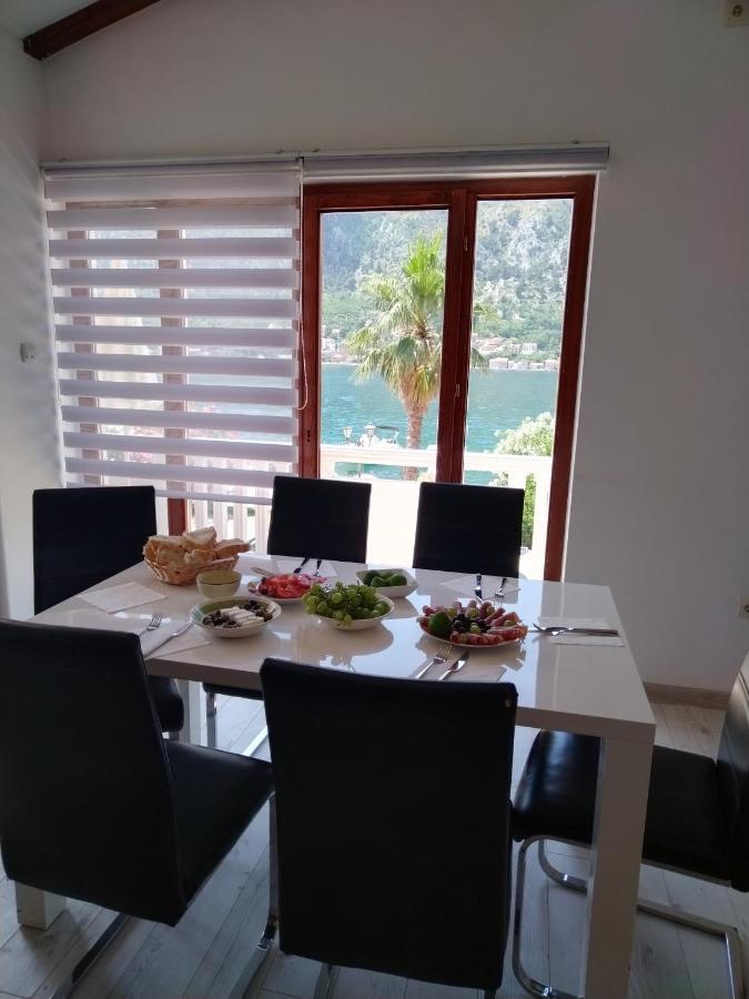 Duplex Apartman Lazaro Kotor Luaran gambar