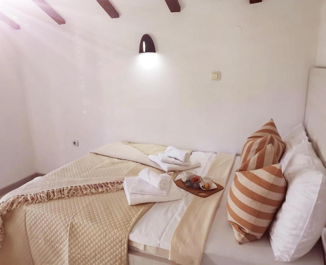 Duplex Apartman Lazaro Kotor Luaran gambar