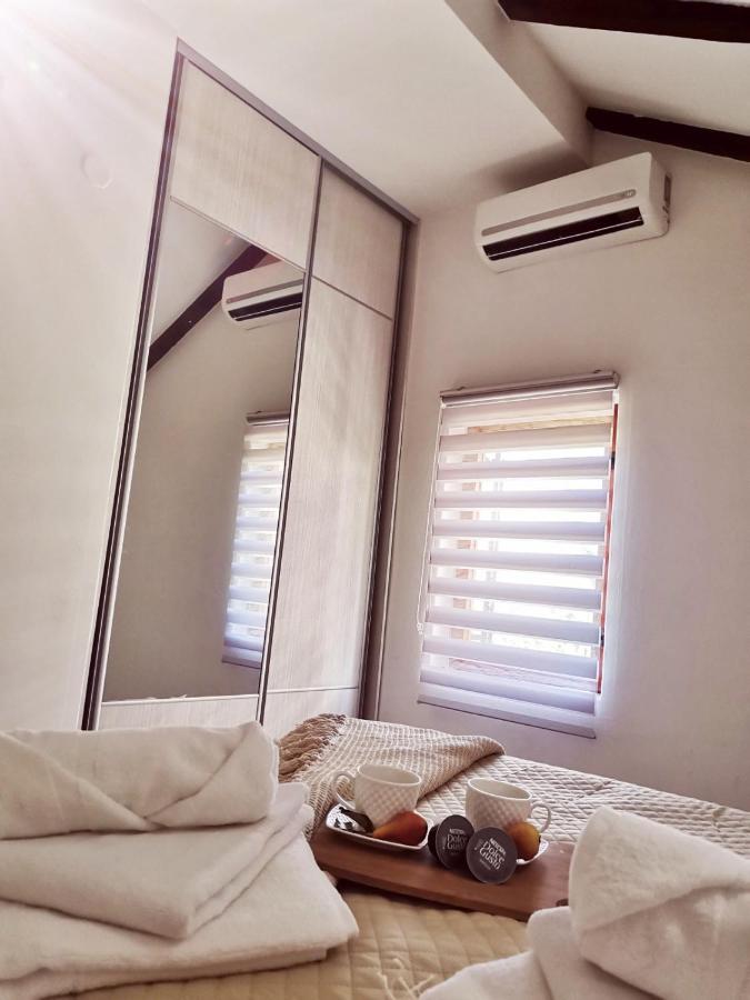 Duplex Apartman Lazaro Kotor Luaran gambar