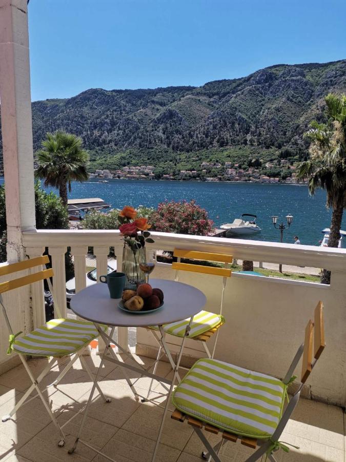 Duplex Apartman Lazaro Kotor Luaran gambar